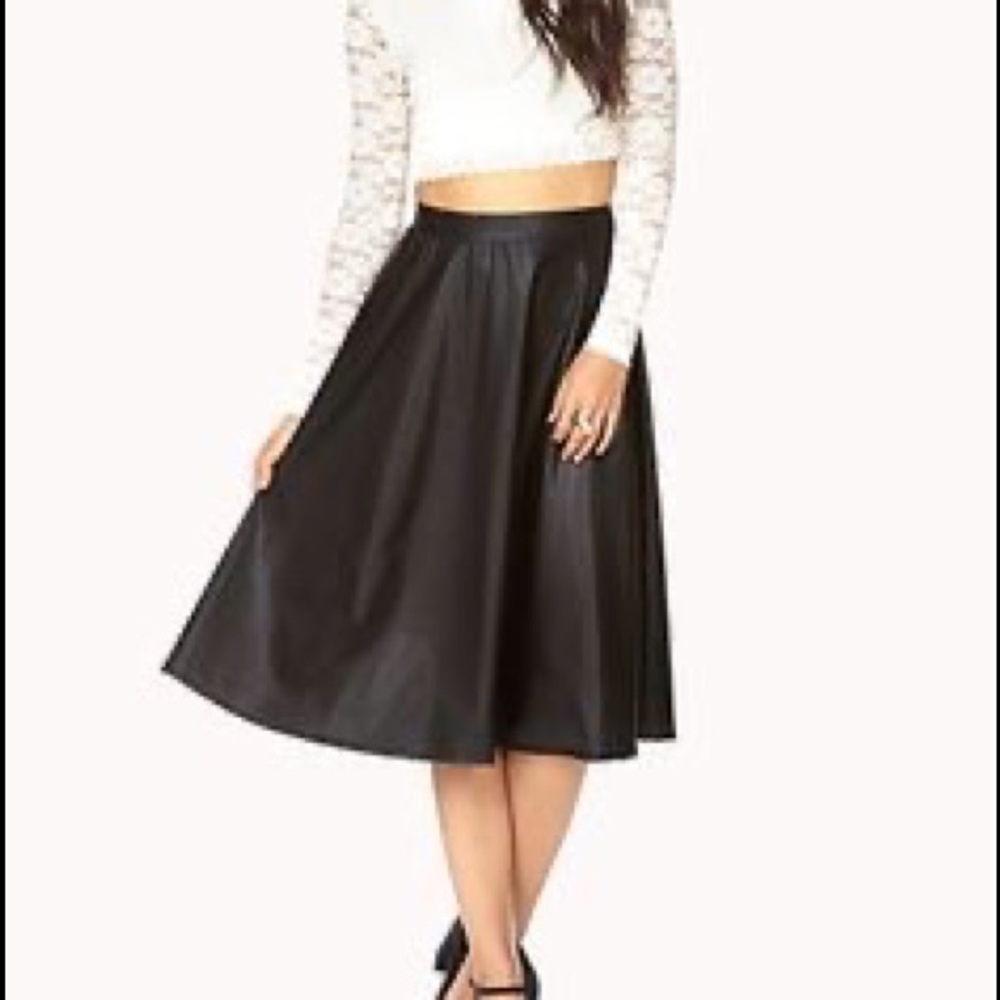 LEATHER FLARE SKIRT